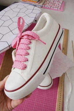 Bavlněné tkaničky růžové s bílými puntíky