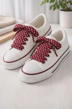 Bavlněné tkaničky vínové s bílými puntíky