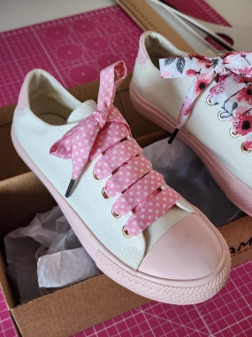 Bavlněné tkaničky růžové s bílými puntíky