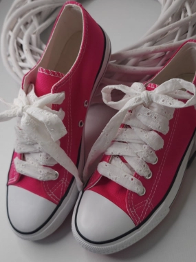 Nádherné tkaničky bílá madeira