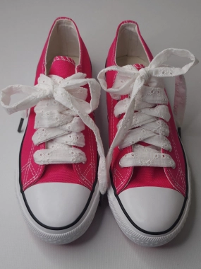 Nádherné tkaničky bílá madeira